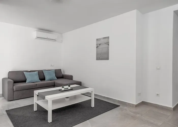 Flat Near The Movida By Costarentals - Ref 170 Apartment
